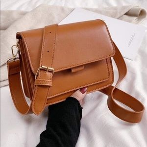 Minimalist vegan leather bag crossbody brown